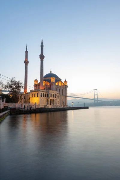 Mezquita Ortakoy Buyuk Mecidiye Ciudad Estambul Turquía —  Fotos de Stock