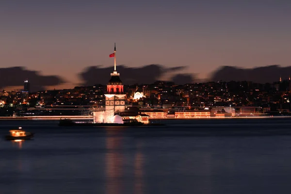 Tour Des Jeunes Filles Dans Détroit Bosphore Istanbul Turquie — Photo