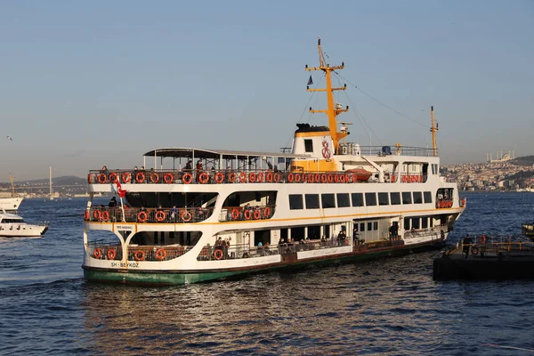 Istanbul Turkey December 2020 Sehir Hatlari Ferry Bosphorus Strait Sehir — Stock Photo, Image