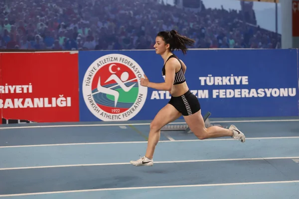土耳其伊斯坦布尔 2021年1月26日 在土耳其田径联合会奥林匹克门槛竞赛期间跑步的运动员 — 图库照片