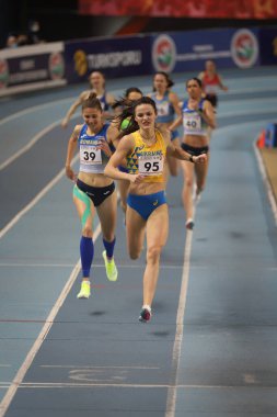 İSTANBUL, TURKEY - 20 Şubat 2021: Balkan Salon Atletizm Şampiyonası sırasında koşan sporcular