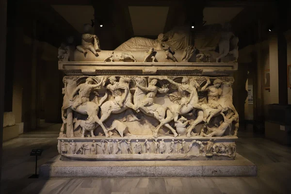 İstanbul Arkeoloji Müzeleri 'ndeki Sidamara Sarcophagus, İstanbul Şehri, Türkiye