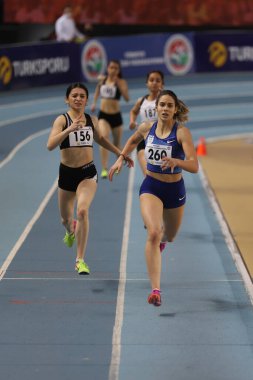 İSTANBUL, TURKEY - 30 HAZİRAN 2021: Türkiye Atletizm Federasyonu Olimpiyat Eşiği sırasında koşan sporcular