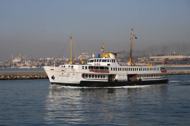 İSTANBUL, TURKEY - 03 Mart 2021: Sehir Hatlari feribotu Boğazı 'nda. Sehir Hatlari 1844 'te kuruldu..