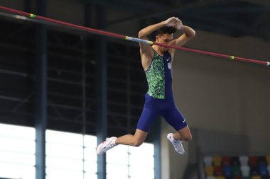 İSTANBUL, TURKEY - 23 Şubat 2021: Ruhi Sarialp Atlama Yarışmaları sırasında tanımlanamayan atlet direği atlama