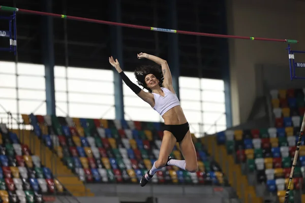 Istanbul Türkei Februar 2021 Undefinierter Stabhochsprung Beim Ruhi Sarialp Jumping — Stockfoto