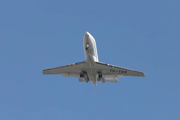 イスタンブール トルコ 2021年2月6日 Airport Raytheon Hawker 800Xp 258736 がイスタンブールアタチュルク空港に着陸 — ストック写真