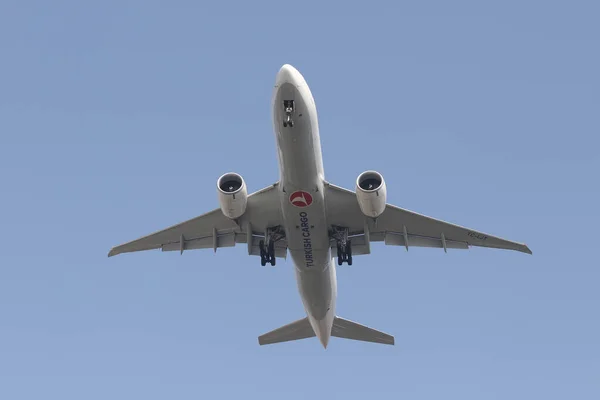 Istanbul Turquie Février 2021 Atterrissage Boeing 777 66580 Turkish Airlines — Photo