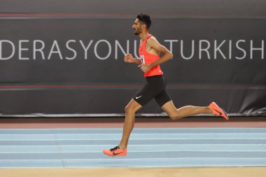 İSTANBUL, TURKEY - 14 Şubat 2021: Türkiye Atletizm Federasyonu Olimpiyat Eşiği sırasında koşan tanımlanamayan sporcu