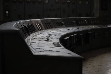 Eski bir Enerji Santralinin Kontrol Paneli