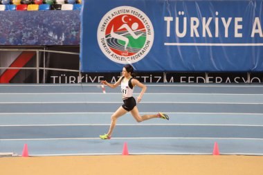 İSTANBUL, TURKEY - 27 Şubat 2021: Türkiye Atletizm Federasyonu Olimpiyat Eşiği sırasında koşan tanımlanamayan sporcu
