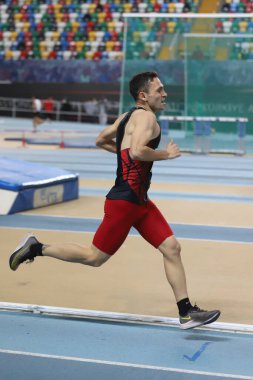İSTANBUL, TURKEY - 27 Şubat 2021: Türkiye Atletizm Federasyonu Olimpiyat Eşiği sırasında koşan tanımlanamayan sporcu