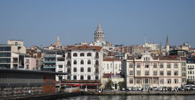 İSTANBUL, TURKEY - 03 Mart 2021: Karaköy Bölgesindeki Galata Kulesi. Kule 1348 'de yapıldı.