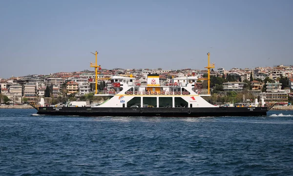 Istanbul Turquia Abril 2021 Ferry Istambul Deniz Otobusleri Estreito Bósforo — Fotografia de Stock