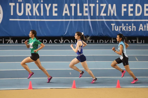 土耳其伊斯坦布尔 2021年3月14日 在土耳其田径联合会城市室内田径锦标赛期间跑步的运动员 — 图库照片