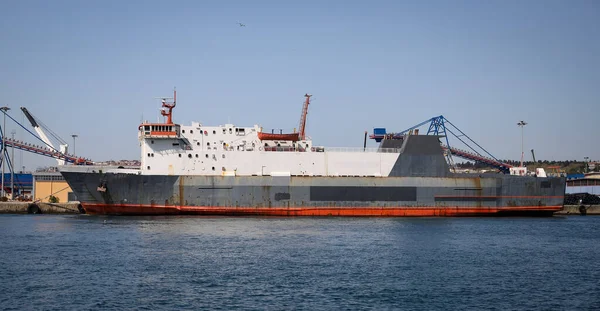 Cargo Ship Loading Port — Stock Photo, Image