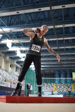 İSTANBUL, TURKEY - Mart 06, 2021: Türkiye Atletizm Federasyonu Koşu ve Alan Yarışmaları Şampiyonası 'nda tanımlanamayan atlet vuruşu
