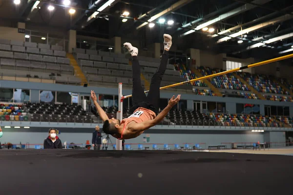 Istanbul Turquia Março 2021 Atleta Indefinido Salto Altura Durante Campeonatos — Fotografia de Stock