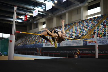 İSTANBUL, TURKEY - 07 Mart 2021: Türkiye Atletizm Federasyonu Koşu ve Alan Yarışmaları sırasında tanımlanamayan yüksek atlama