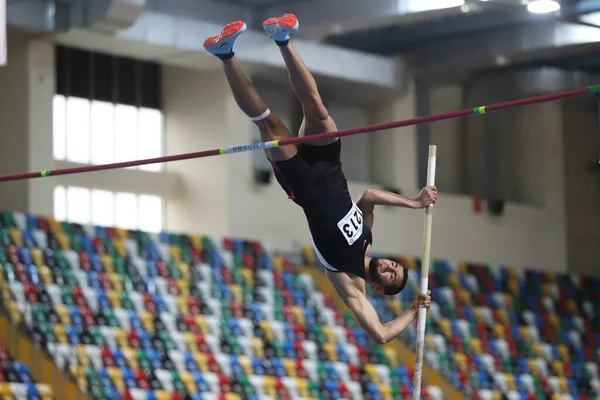 Istanbul Turkey Maart 2021 Ongedefinieerde Polsstokhoogspringen Tijdens Turkse Kampioenschappen Atletiek — Stockfoto