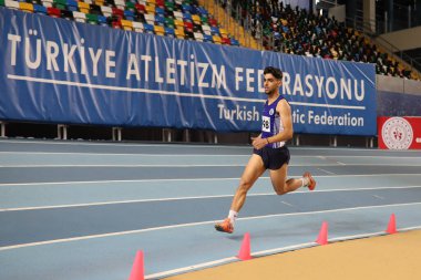 ISTANBUL, TURKEY - Mart 07, 2021: Türkiye Atletizm Federasyonu Yarış Atletizm Şampiyonası sırasında koşan tanımlanamayan sporcu