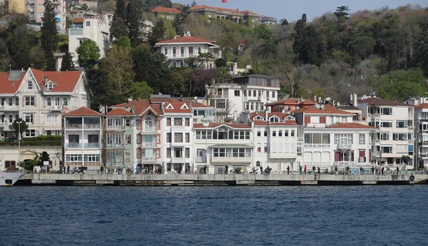 Edificios Bósforo Lado Del Estrecho Estambul Turquía — Foto de Stock