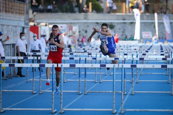 Istanbul Turkey June 2021 Athletes Running Hurdles Balkan U20 Athletics — 图库照片
