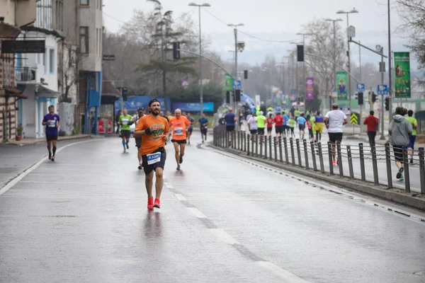 Istanbul Turchia Aprile 2021 Atleti Che Corrono Mezza Maratona Istanbul — Foto Stock