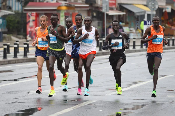 Istanbul Turquía Abril 2021 Atletas Corriendo Media Maratón Estambul Casco — Foto de Stock