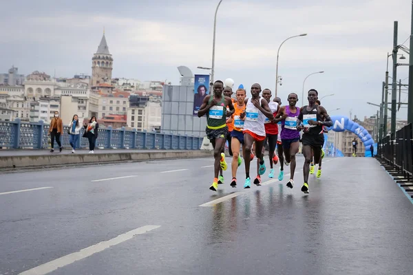 Istanbul Turkey April 2021 Athletes Running Istanbul Half Marathon Old — Stock Photo, Image