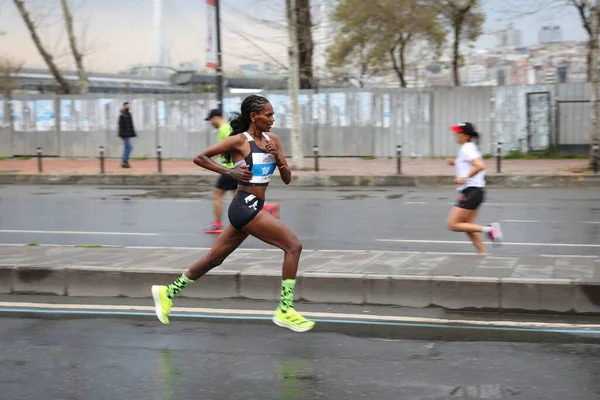 Istanbul Turkey Kwietnia 2021 Lekkoatleta Biegający Półmaraton Stambule Starym Mieście — Zdjęcie stockowe