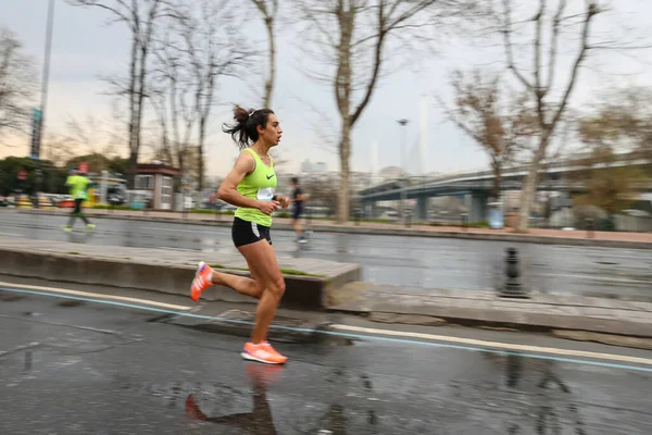 Istanbul Turkey April 2021 Atleet Loopt Istanbul Halve Marathon Het — Stockfoto