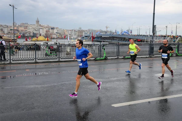Istanbul Turquia Abril 2021 Atletas Correndo Meia Maratona Istambul Cidade — Fotografia de Stock