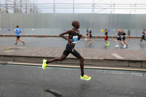 Istanbul Turquía Abril 2021 Atleta Corriendo Media Maratón Estambul Casco — Foto de Stock