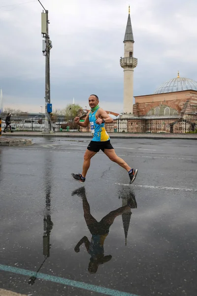 Istanbul Turquia Abril 2021 Atleta Correndo Meia Maratona Istambul Cidade — Fotografia de Stock