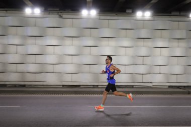 IZMIR, TURKEY - 11 Nisan 2021: Maraton İzmir 'de koşan sporcu