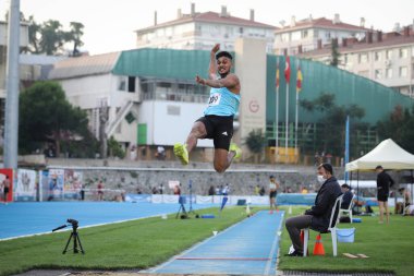 İSTANBUL, TÜRKEYE - 23 Haziran 2021: Türkiye Atletizm Federasyonu Cezmi veya Kupası sırasında tanımlanamayan atletler