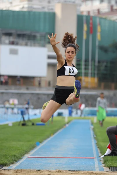 Istanbul Turquía Junio 2021 Atleta Indefinido Saltando Durante Copa Cezmi —  Fotos de Stock