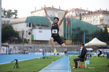 İSTANBUL, TÜRKEYE - 23 Haziran 2021: Türkiye Atletizm Federasyonu Cezmi veya Kupası sırasında tanımlanamayan atletler