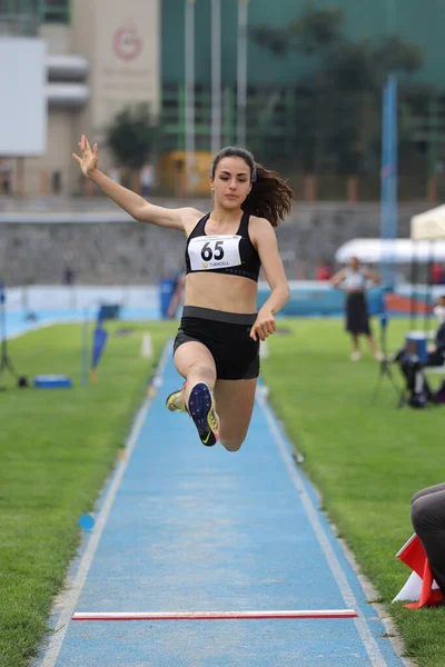 Istanbul Turquía Junio 2021 Atleta Indefinido Saltando Durante Copa Cezmi —  Fotos de Stock