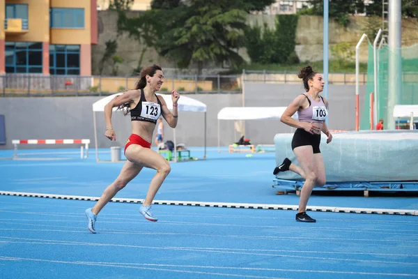 イスタンブール トルコ 2021年6月23日 トルコ陸上競技連盟セズミまたはカップ中に走る選手 — ストック写真