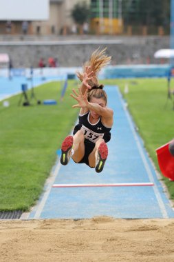 İSTANBUL, TÜRKEYE - 23 Haziran 2021: Türkiye Atletizm Federasyonu Cezmi veya Kupası sırasında tanımlanamayan atletler