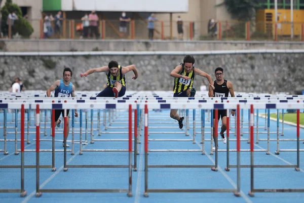 Istanbul Turquía Junio 2021 Atletas Corriendo 100 Metros Obstáculos Durante — Foto de Stock