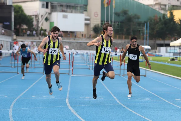 Istanbul Turkey Juni 2021 Idrottare Som Springer 100 Meter Hinder — Stockfoto