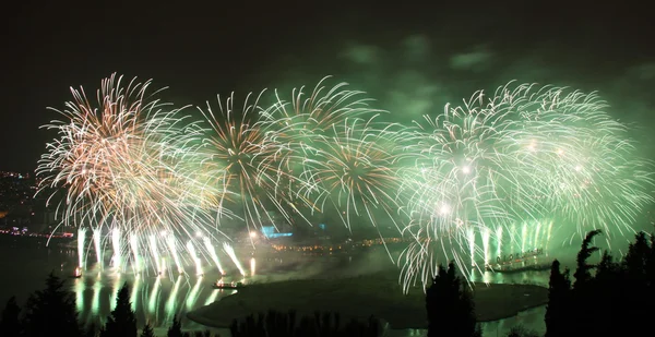 Fireworks over Halic, Istanbul — Stock Photo, Image