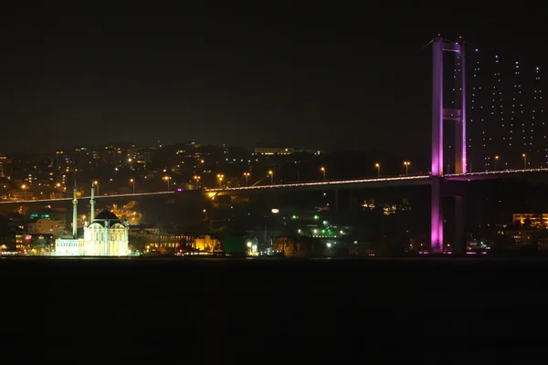 Bosphorus Bridge and Ortakoy — Stock Photo, Image