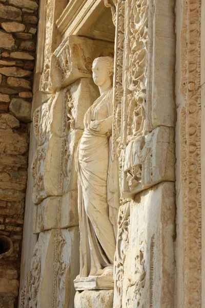 Statue from Library of Celsus — Stock Photo, Image