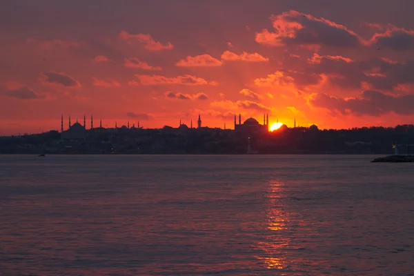 Sonnenuntergang in Istanbul — Stockfoto
