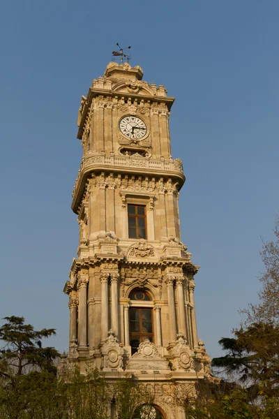 Dolmabahce clock tower — Zdjęcie stockowe