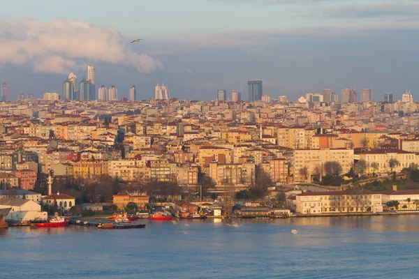 Haliç manzarasına ve istanbul — Stok fotoğraf